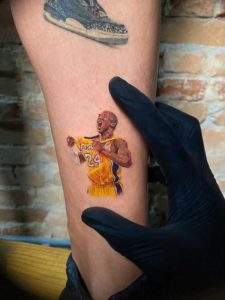 tatuagem-micro-realismo-lakers-fernando-shimizu